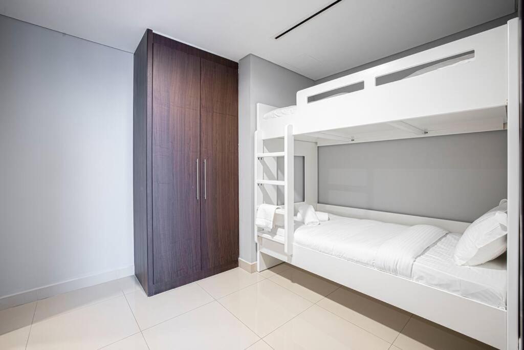 Appartamento Magnificent Brand New Lux 3Br Burj & Fountain View Dubai Esterno foto