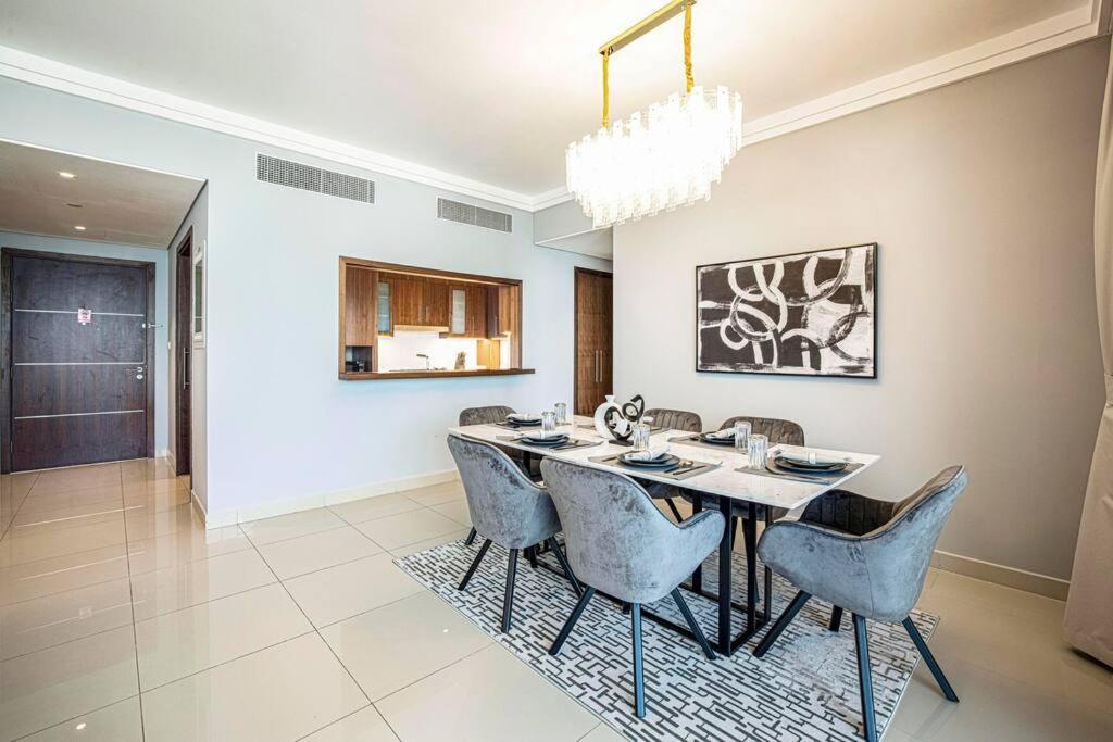 Appartamento Magnificent Brand New Lux 3Br Burj & Fountain View Dubai Esterno foto