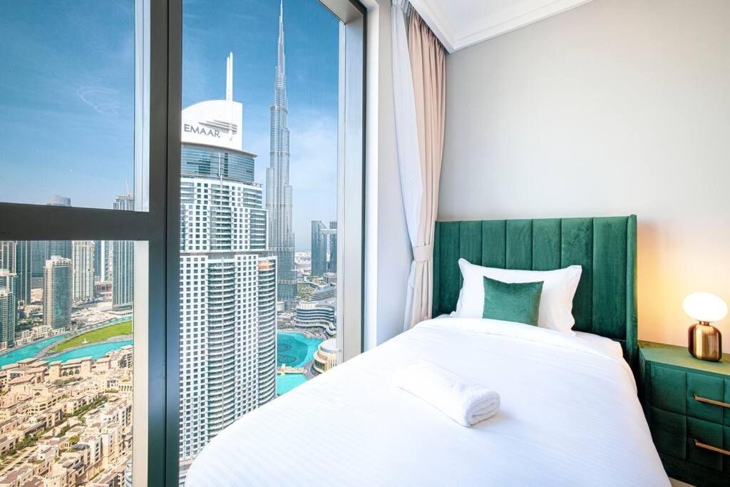 Appartamento Magnificent Brand New Lux 3Br Burj & Fountain View Dubai Esterno foto
