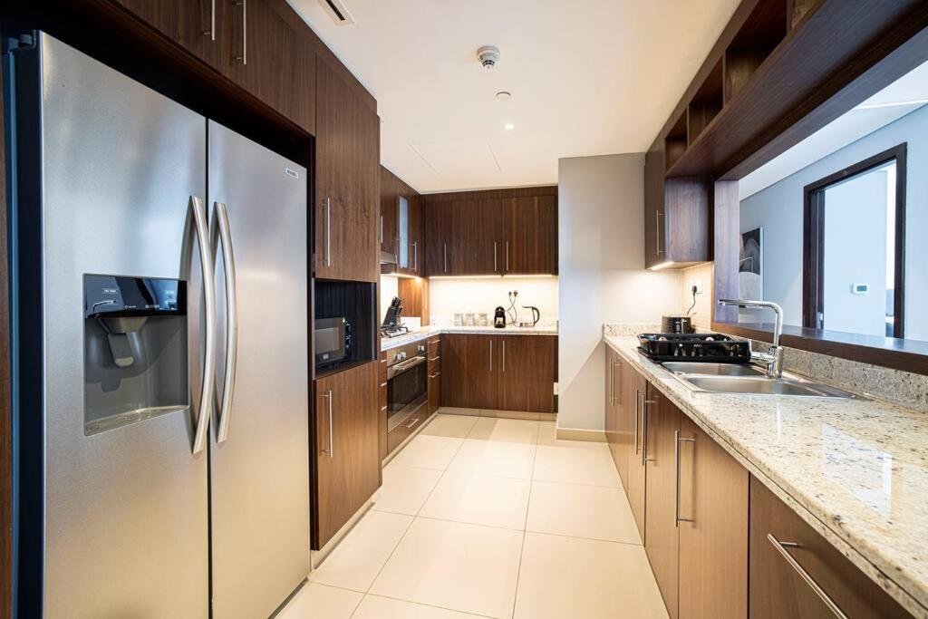 Appartamento Magnificent Brand New Lux 3Br Burj & Fountain View Dubai Esterno foto