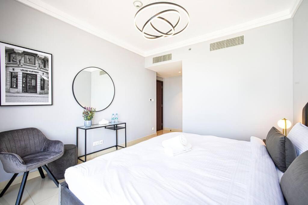 Appartamento Magnificent Brand New Lux 3Br Burj & Fountain View Dubai Esterno foto
