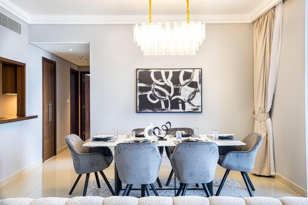 Appartamento Magnificent Brand New Lux 3Br Burj & Fountain View Dubai Esterno foto