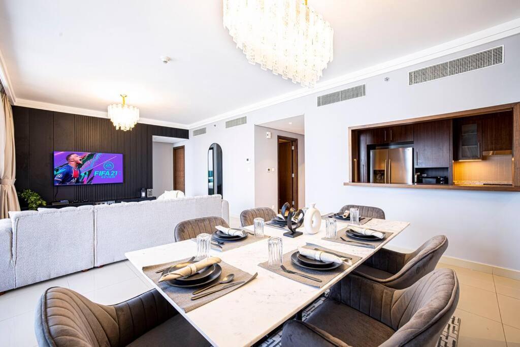 Appartamento Magnificent Brand New Lux 3Br Burj & Fountain View Dubai Esterno foto
