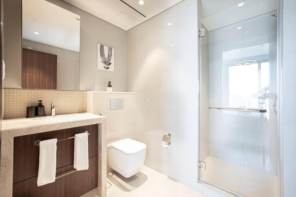 Appartamento Magnificent Brand New Lux 3Br Burj & Fountain View Dubai Esterno foto